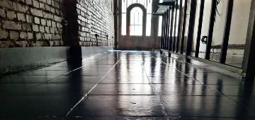 Епоксидне покриття по керамічній плитці для підлоги в кафе Епоксидне покриття по керамічній плитці для підлоги в кафе